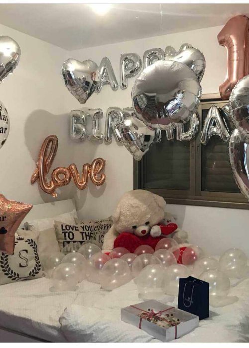 סידור בלונים ליום הולדת 19