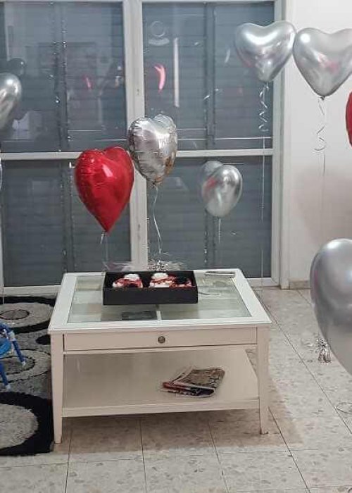 סידור בלוני לב אדום וכסוף