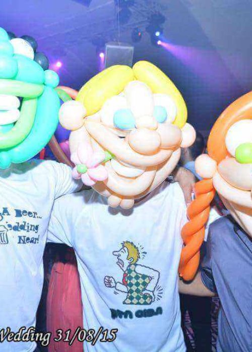 מסכות מבלונים