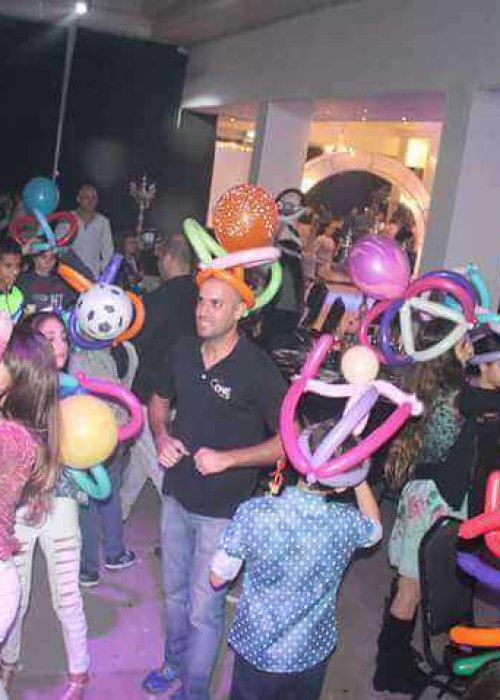 בלונים לאירועים עם אמן בלונים