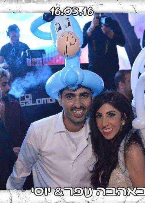 חוגגים עם בלונים בחתונה
