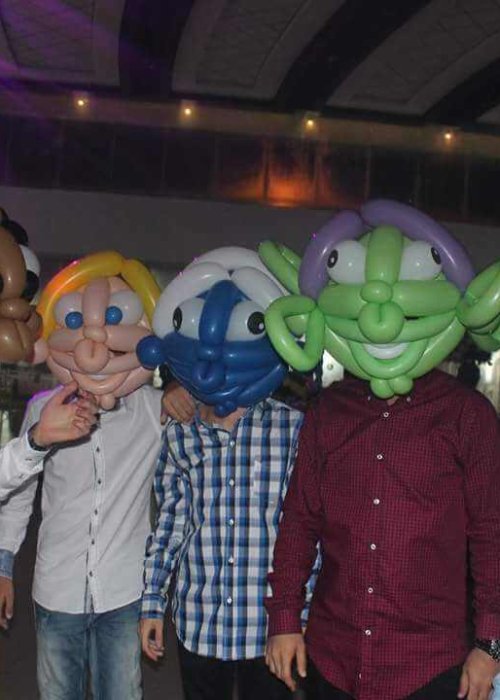 מסכות מבלונים