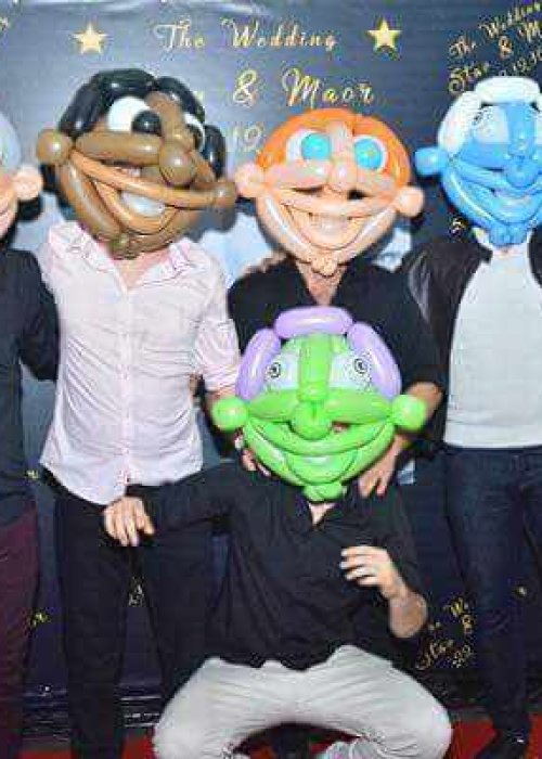 מסכות מבלונים