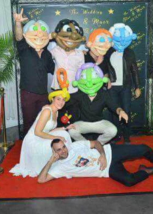 מסכות מבלונים