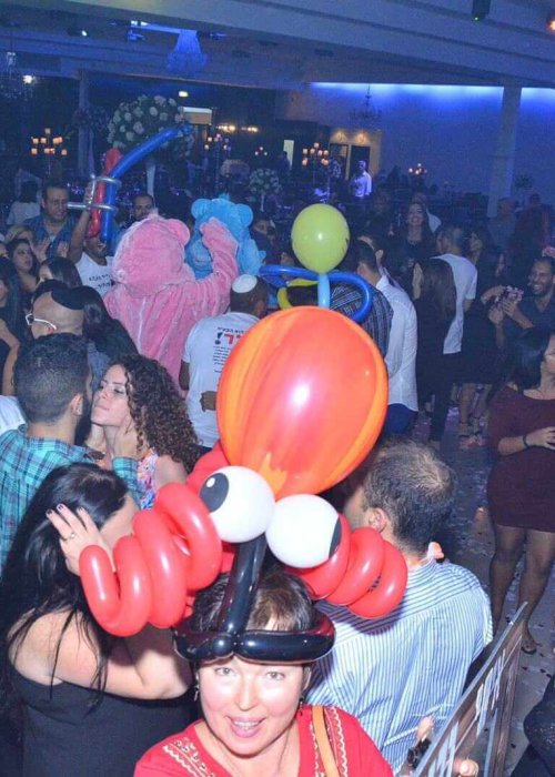 חוגגים עם בלונים ממבט על