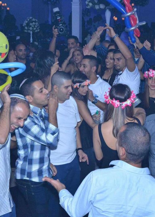 חוגגים עם בלונים