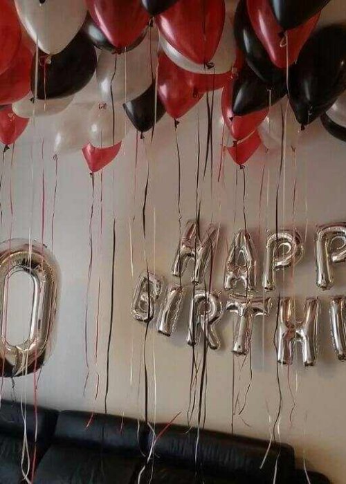 סידור בלונים עם אותיות happy birthday