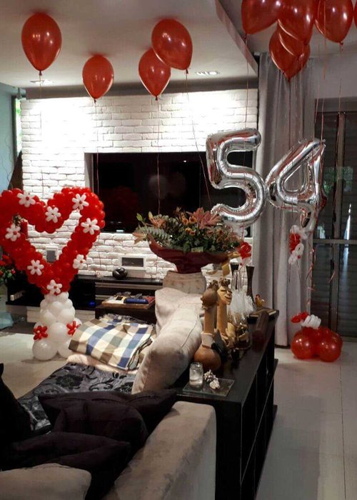 סידור בלונים ליום הולדת 54