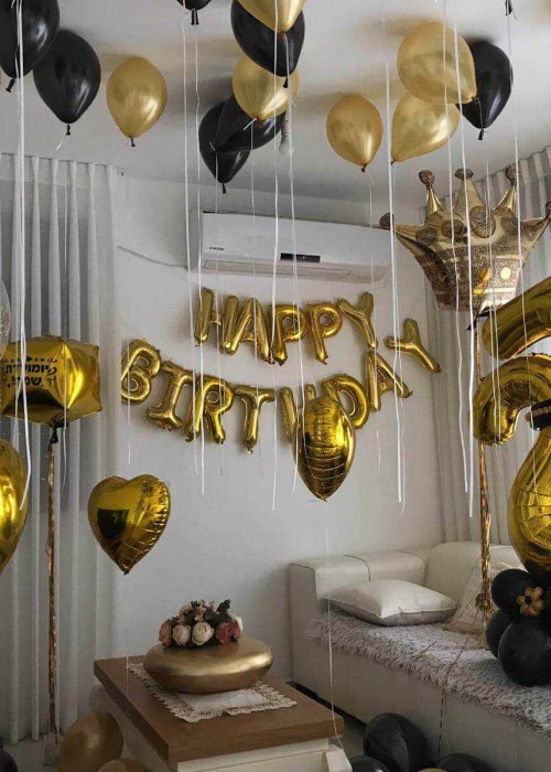 עיצוב בלונים ליום הולדת בצבע זהב