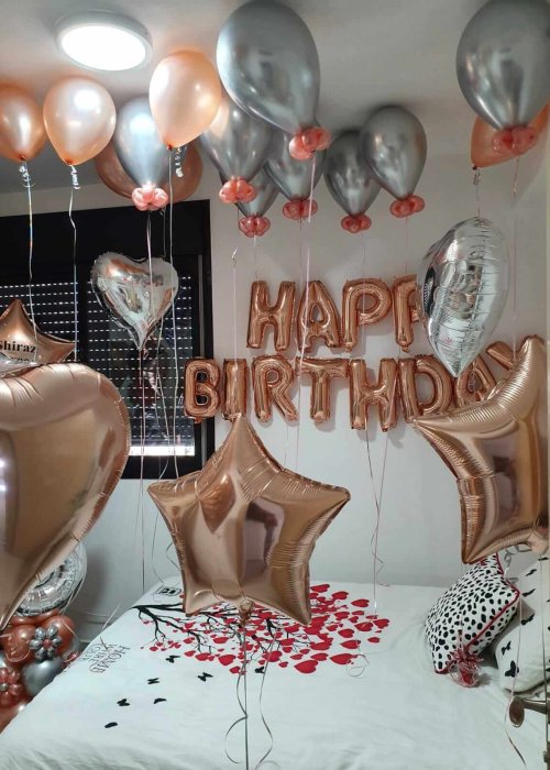 עיצובי בלונים כוכב זהוב ובלונים כסופים ליום הולדת