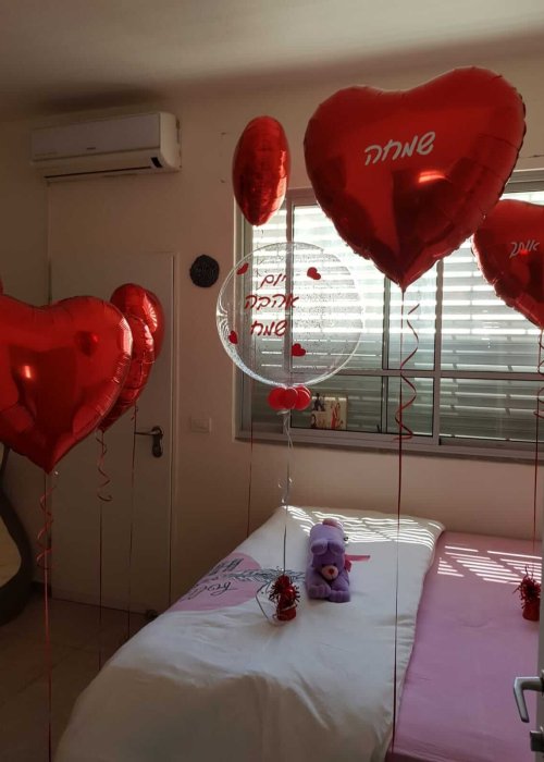 בלוני לב אדום