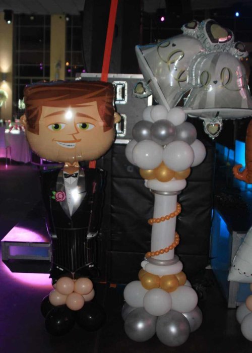 סידורי בלונים בצורת חתן