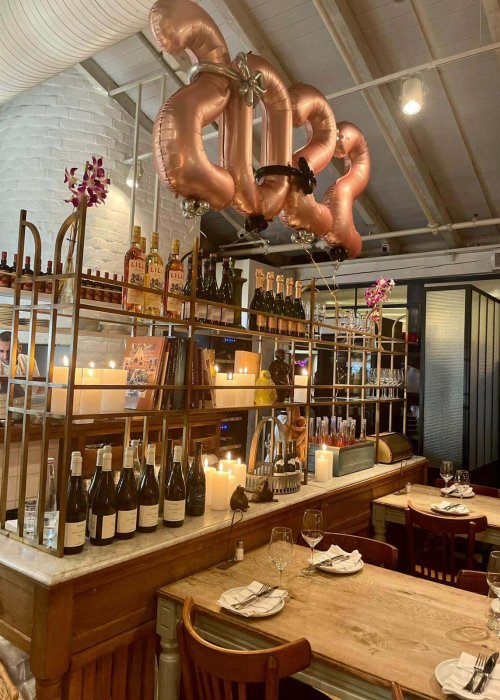 סידור בלונים לבר