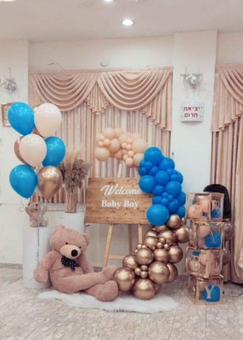 סידור בלונים לברית כחול ומוזהב עם דובי ענק