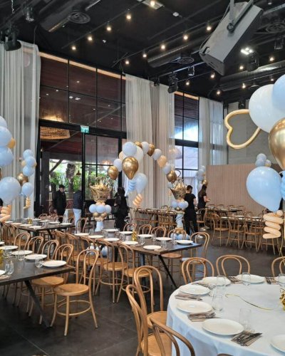 סידור בלונים לברית באולם אירועים