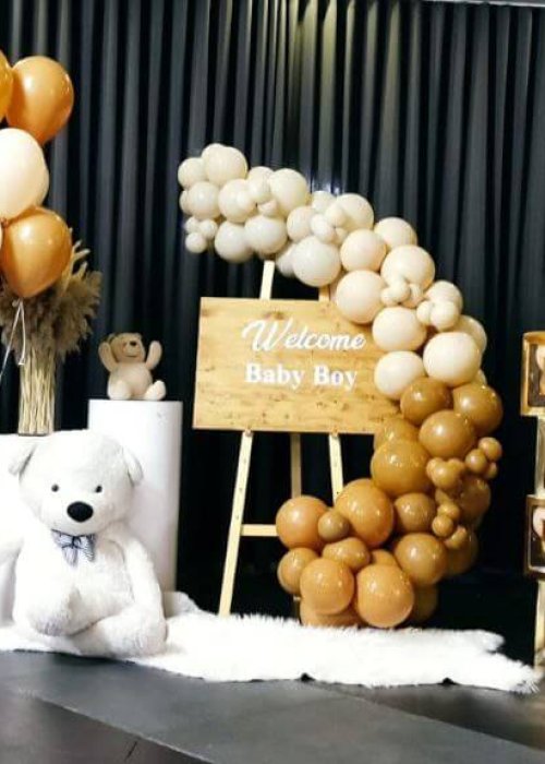 מעמד בלונים עם דובי עמדת צילום לברית