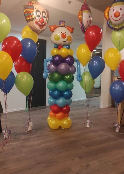 בלונים בצורת ליצנים