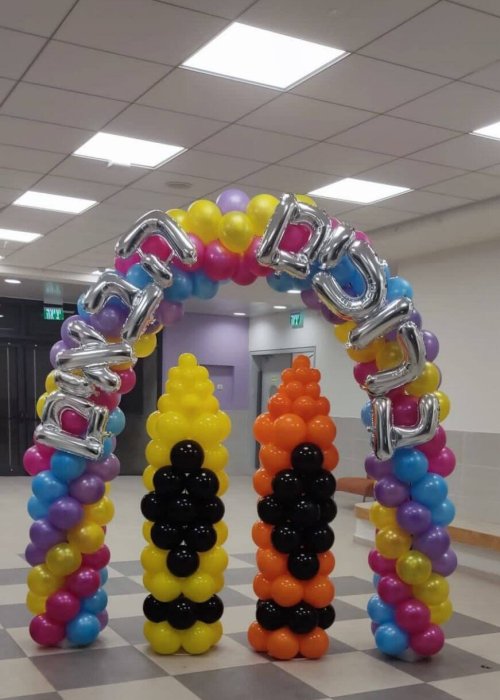 קשת בלונים ברוכים הבאים