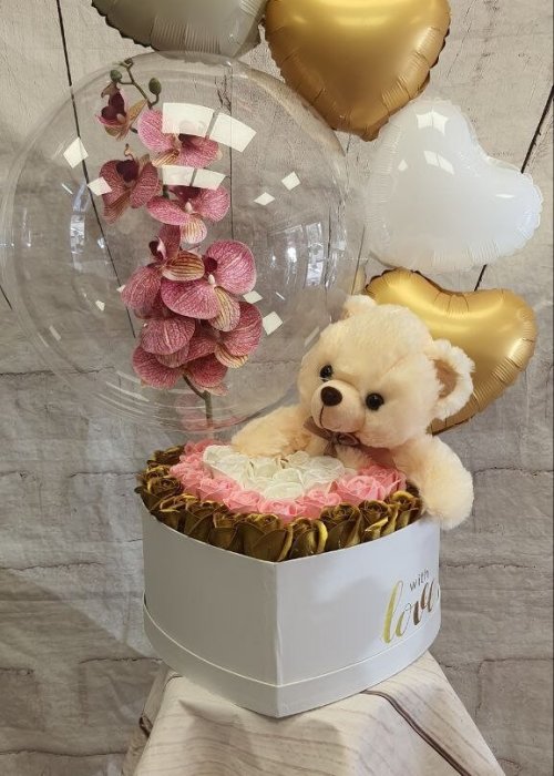 מארז לב עם דובי ובלון שקוף