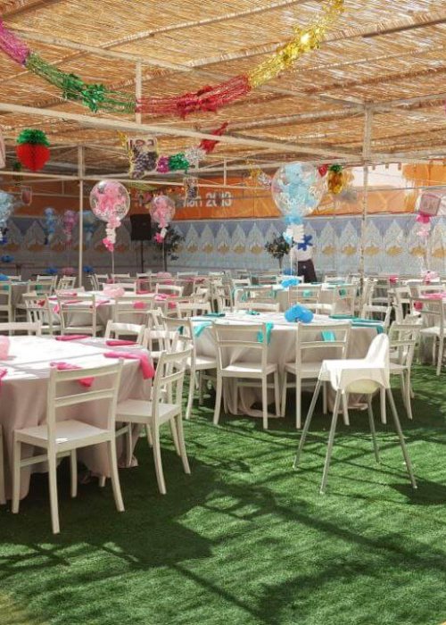 סידור בלונים לשולחנות לאירועים בבריתה