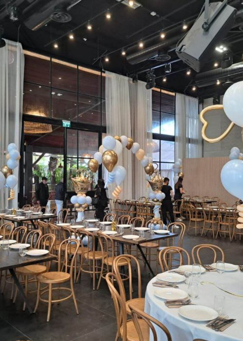 סידור בלונים לברית לאולם אירועים