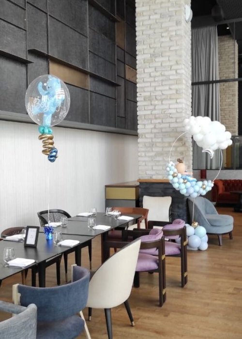 סידור בלונים לשולחן ברית