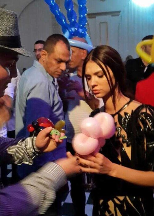 חגיגה עם אמן בלונים